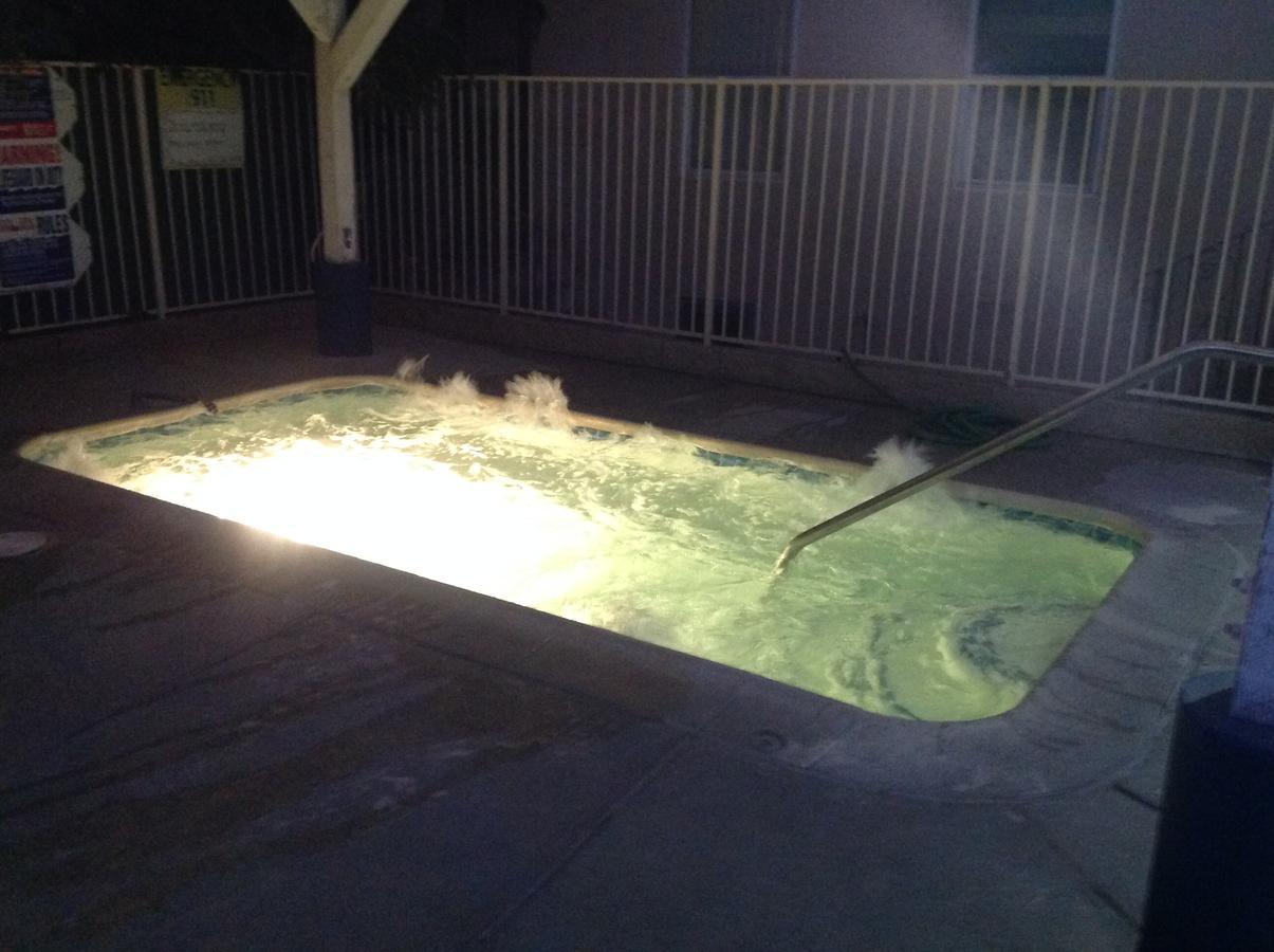 Elsinore Hotsprings Motel Lake Elsinore Exteriör bild